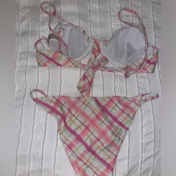 Brand new bathing suit! Never worn. XS - Picture 2 of 3